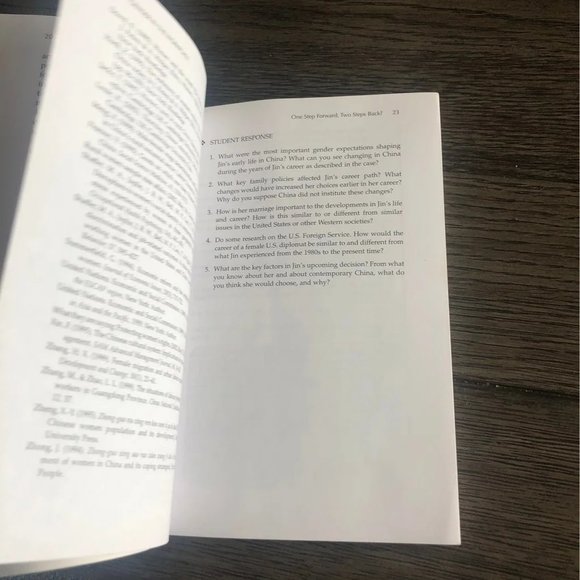 Gender in the workplace 2nd edition Books - Picture 3 of 4